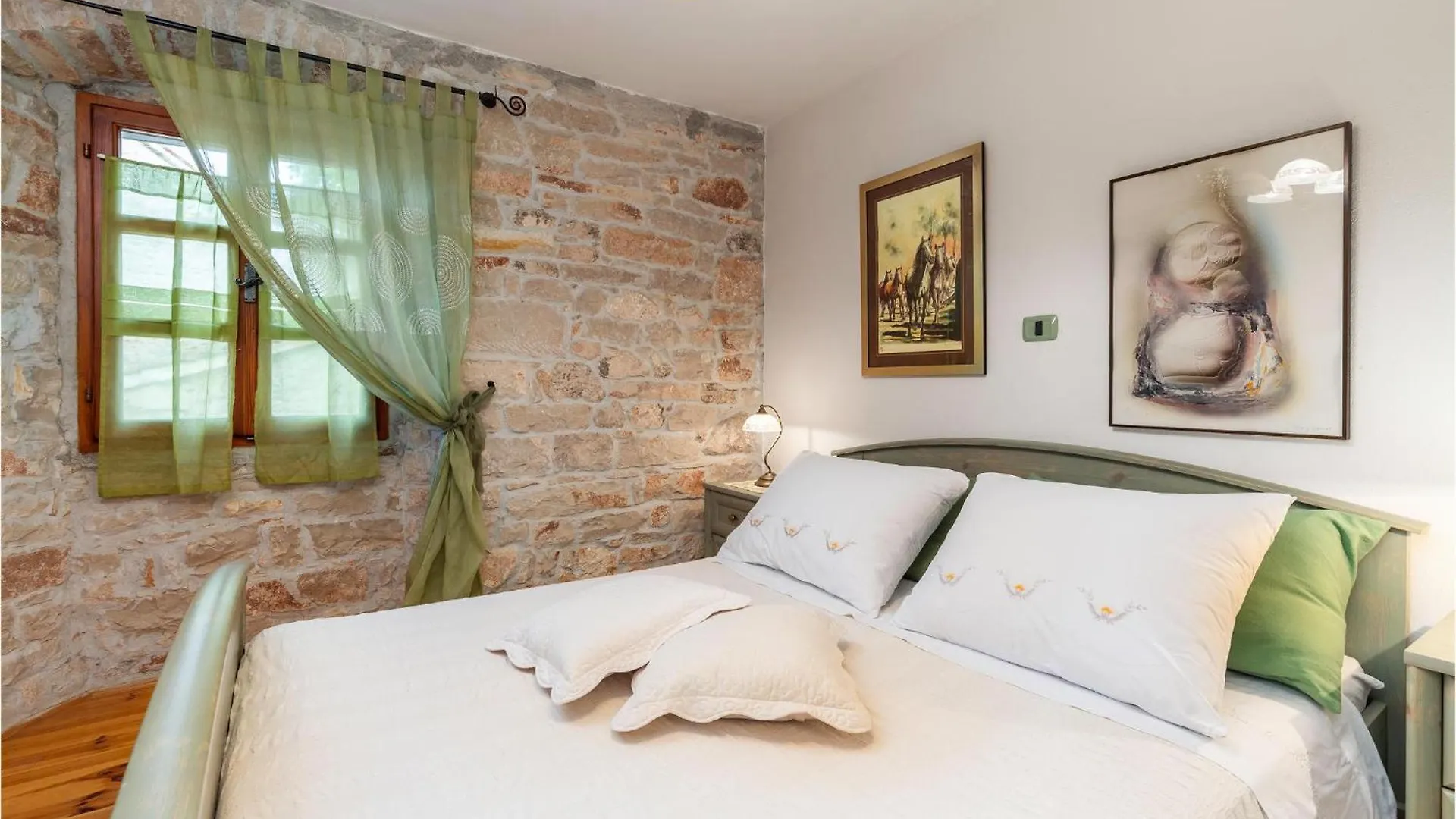 Amazing Home In Krnica With Wifi Feriehus