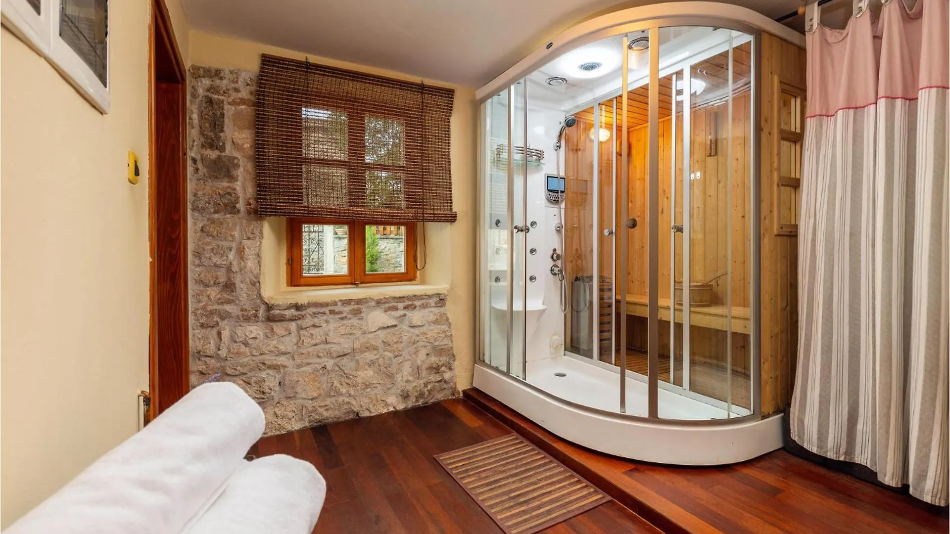 Amazing Home In Krnica With Wifi 0*,