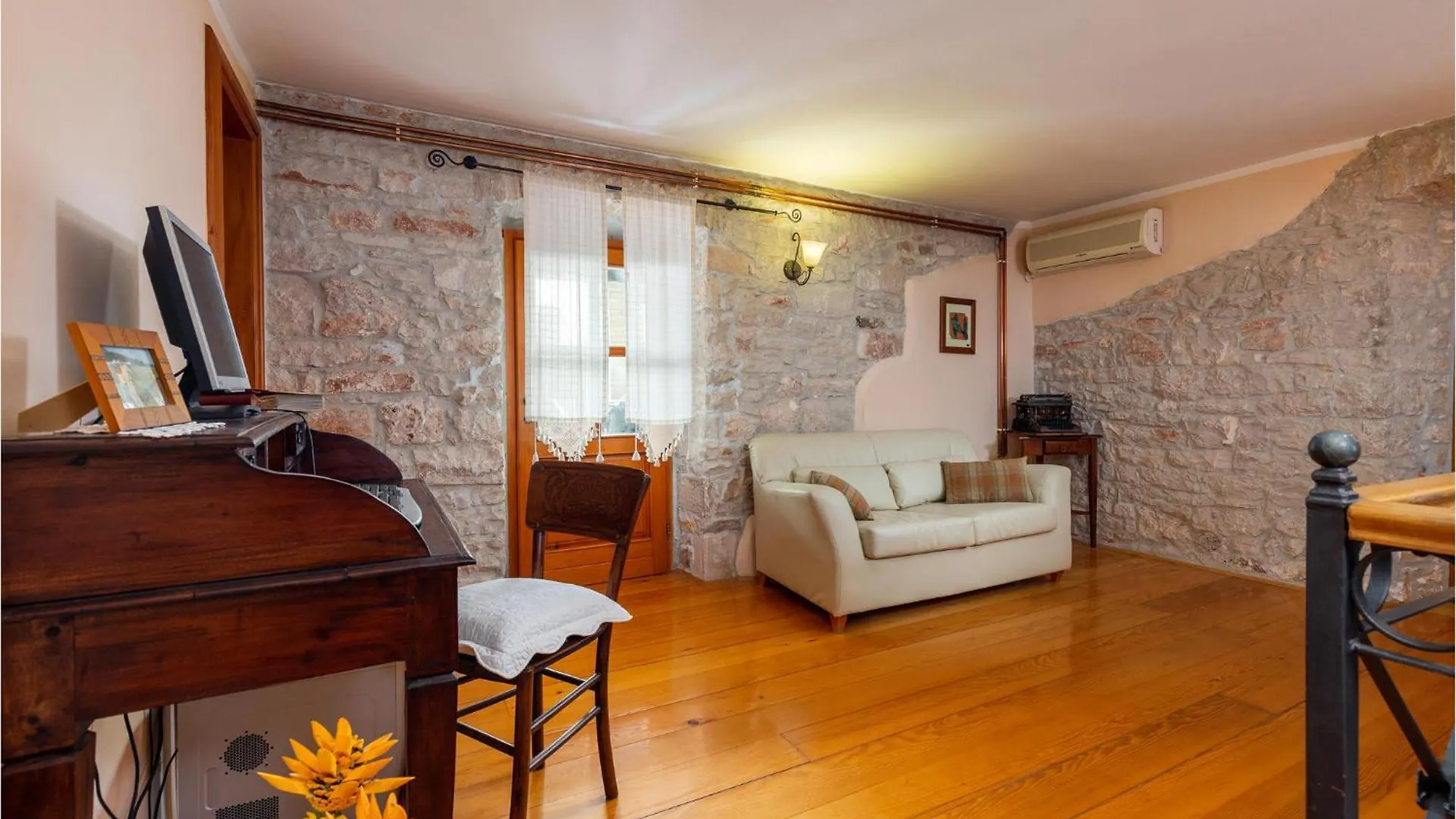 Amazing Home In Krnica With Wifi Casa vacanze
