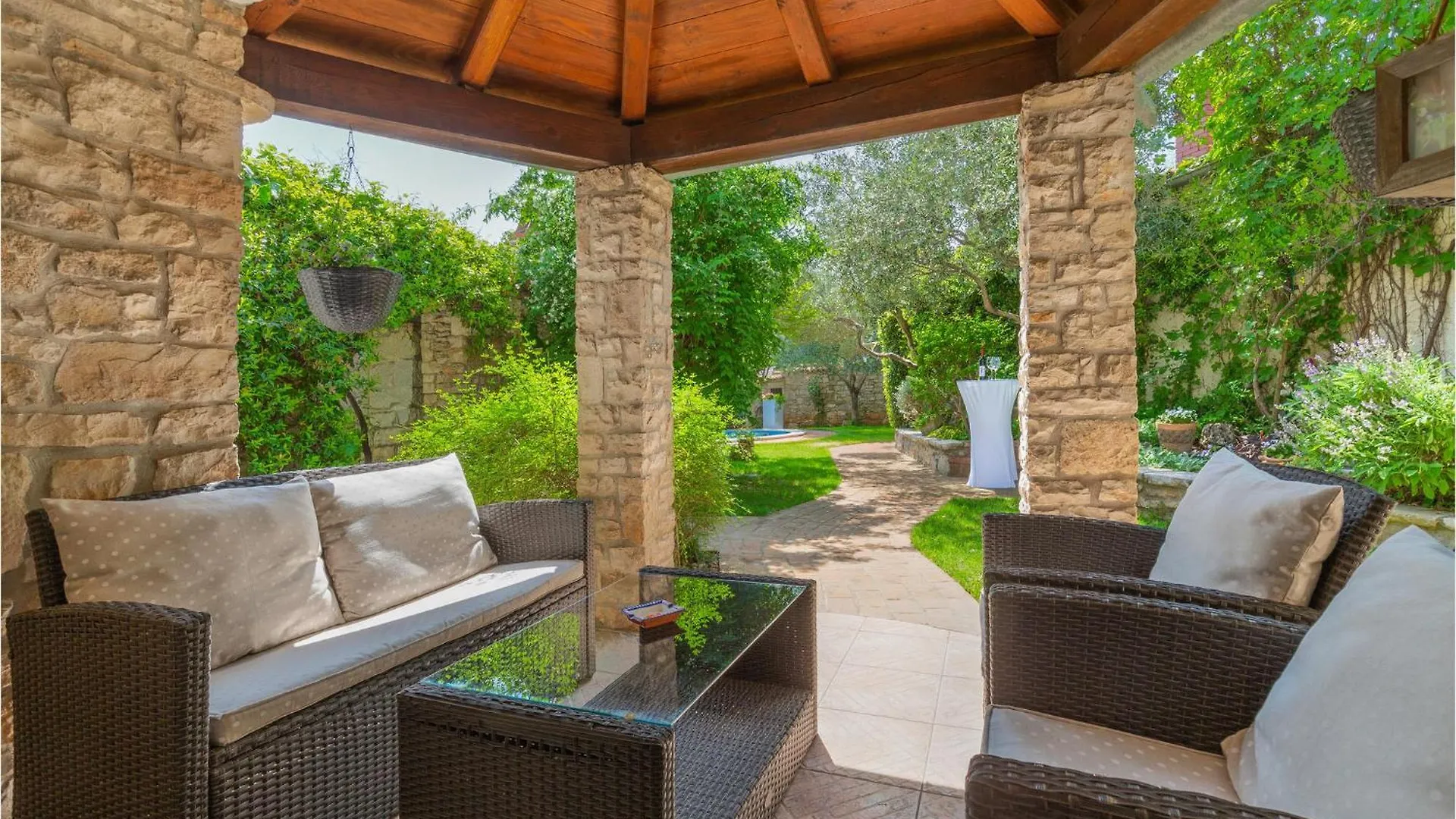 Amazing Home In Krnica With Wifi 0*,  Kroatien