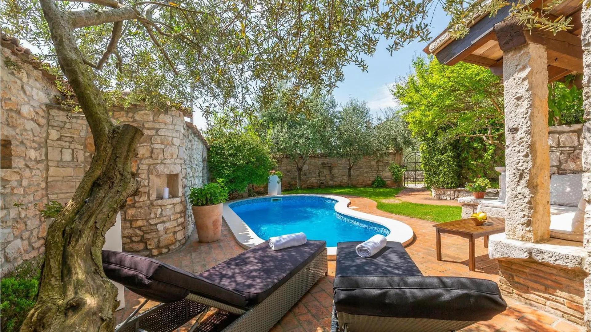 Amazing Home In Krnica With Wifi Casa vacanze