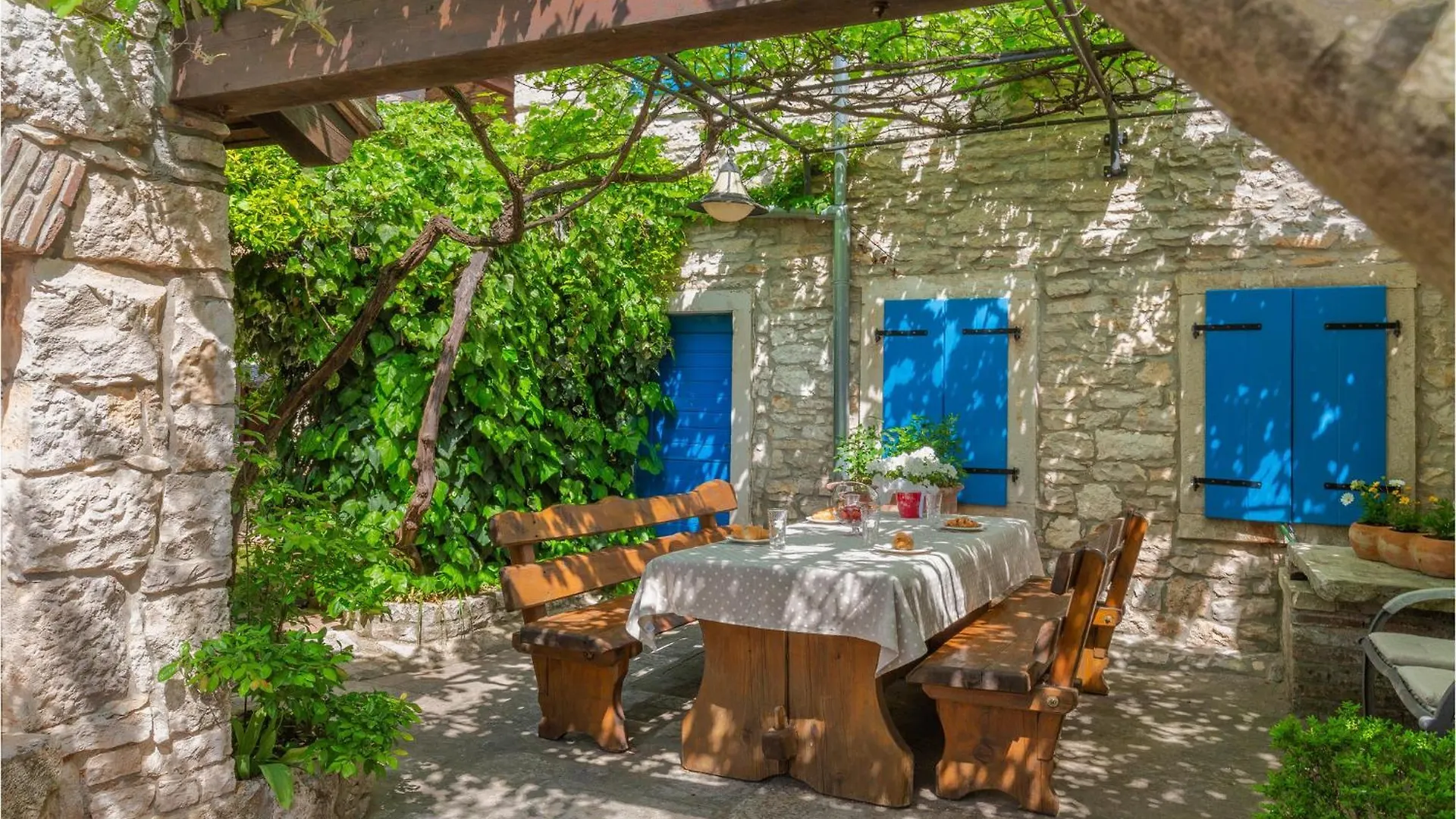 Amazing Home In Krnica With Wifi
